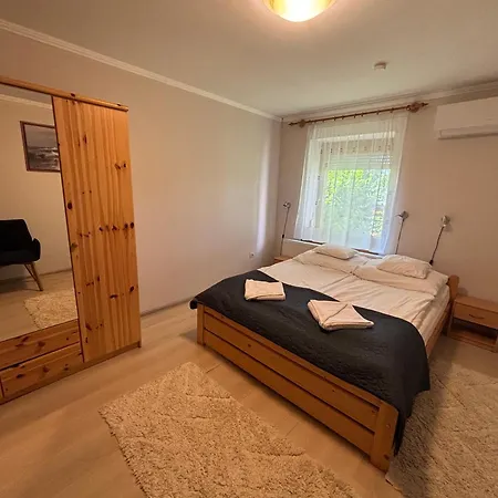 Nemere Apartmans דירה באלאטונקנשה